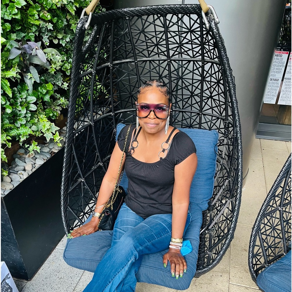 Meet your Posher, Tomeka